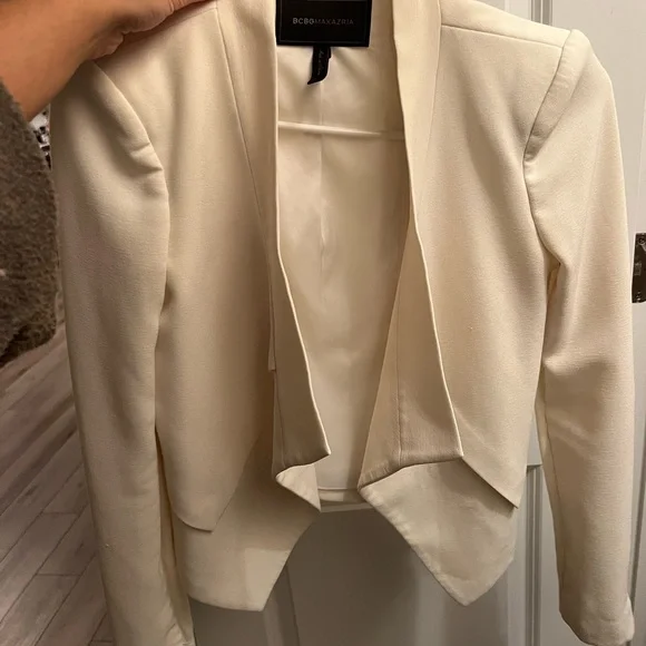 Bcbg white blazer - Picture 2 of 4